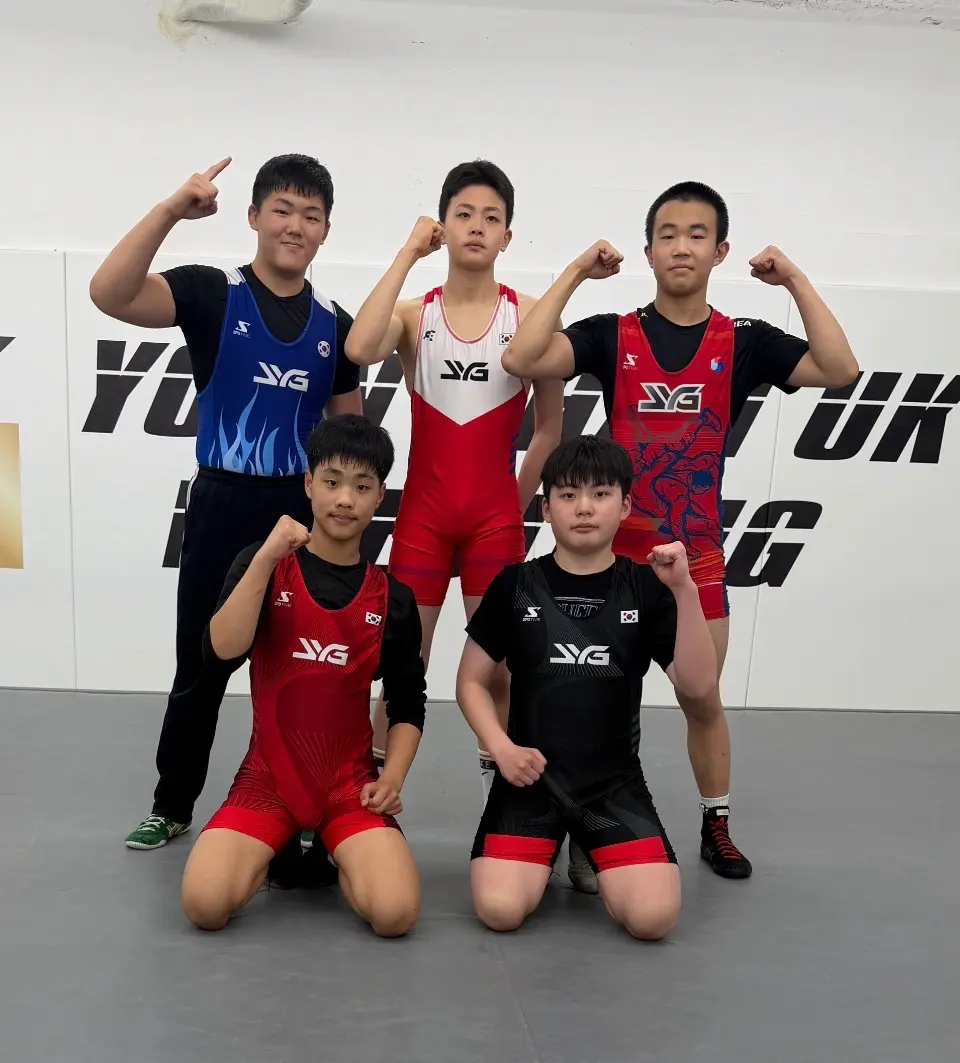 Wrestling gym training photo